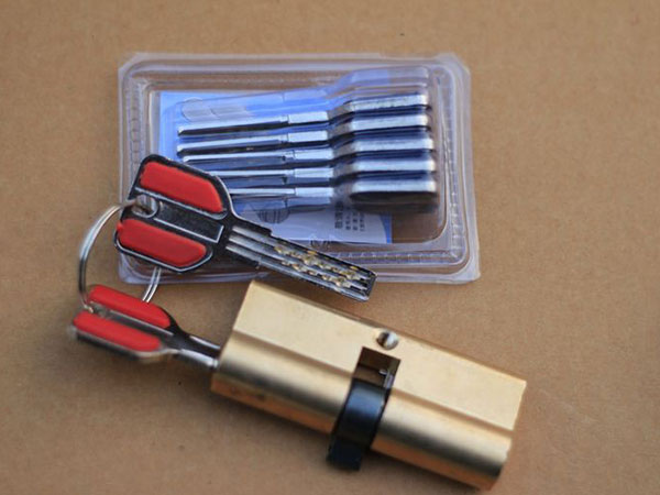 金山屯24小时上门开锁公司